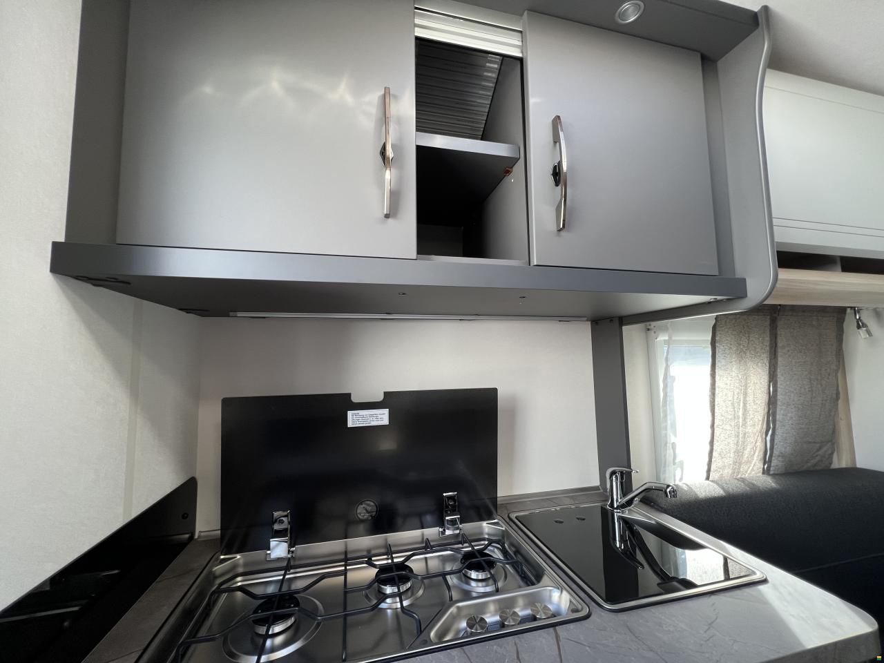 Hobby 400 SFe De Luxe (O02)