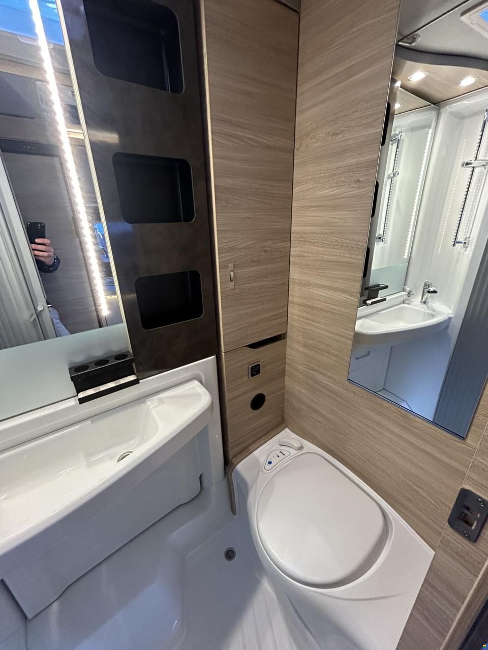 Knaus Van TI PLUS PLATINUM SELECTION 650 MEG