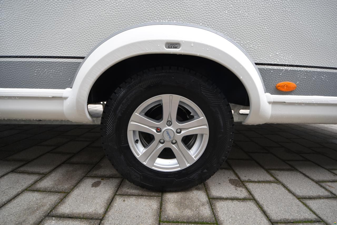 Hobby 560 KMFe De Luxe