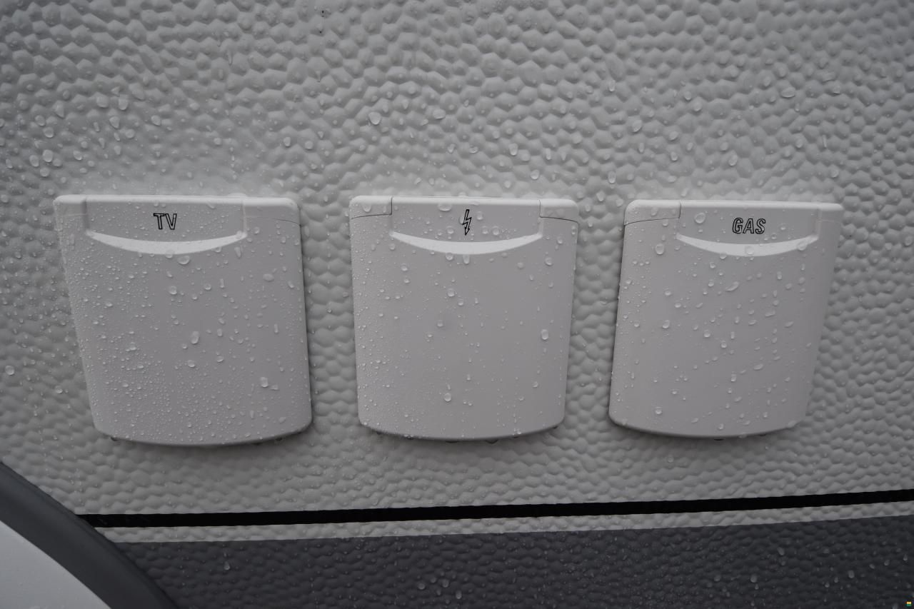 Hobby 560 KMFe De Luxe