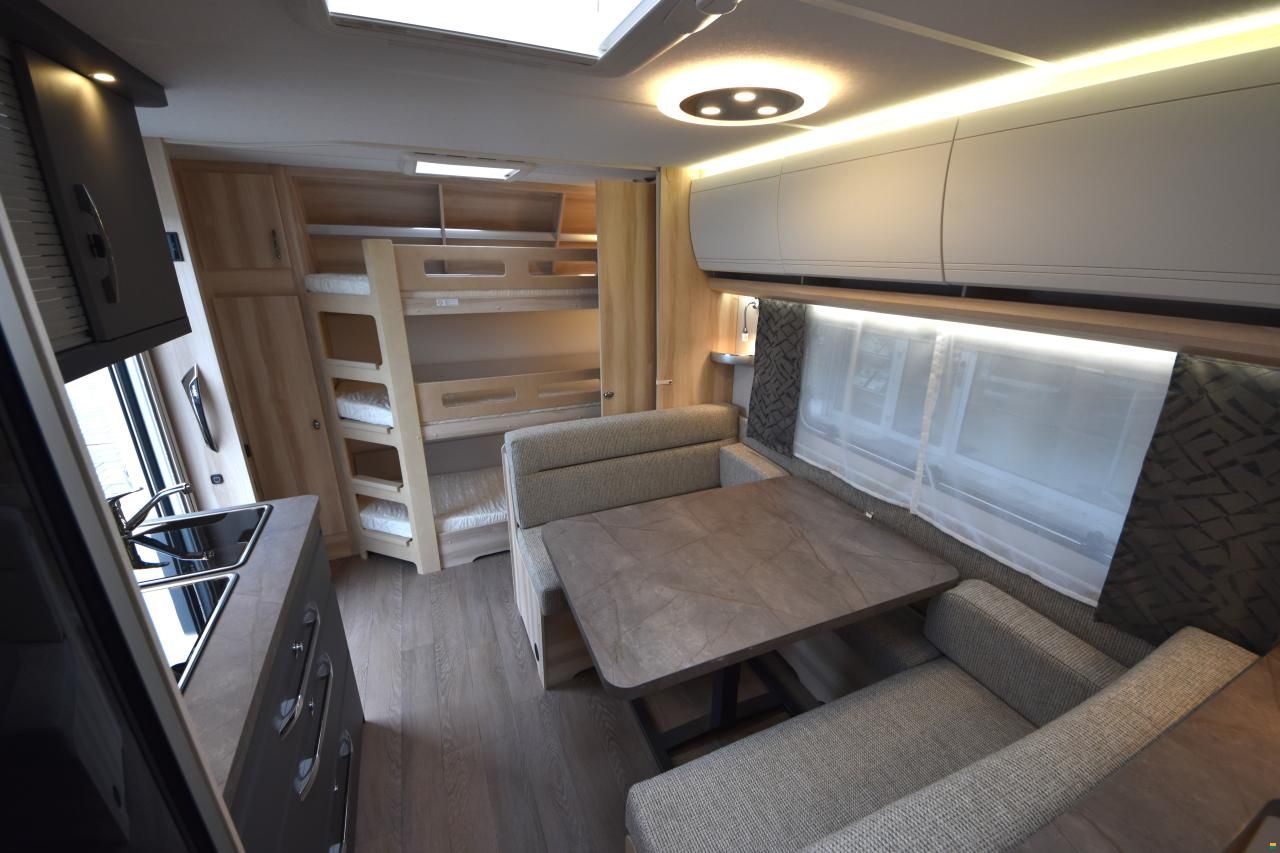 Hobby 560 KMFe De Luxe