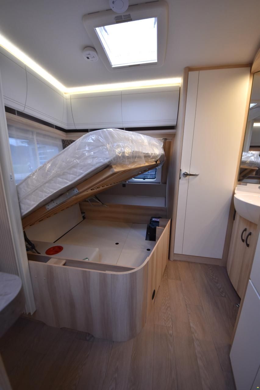 Hobby 560 KMFe De Luxe