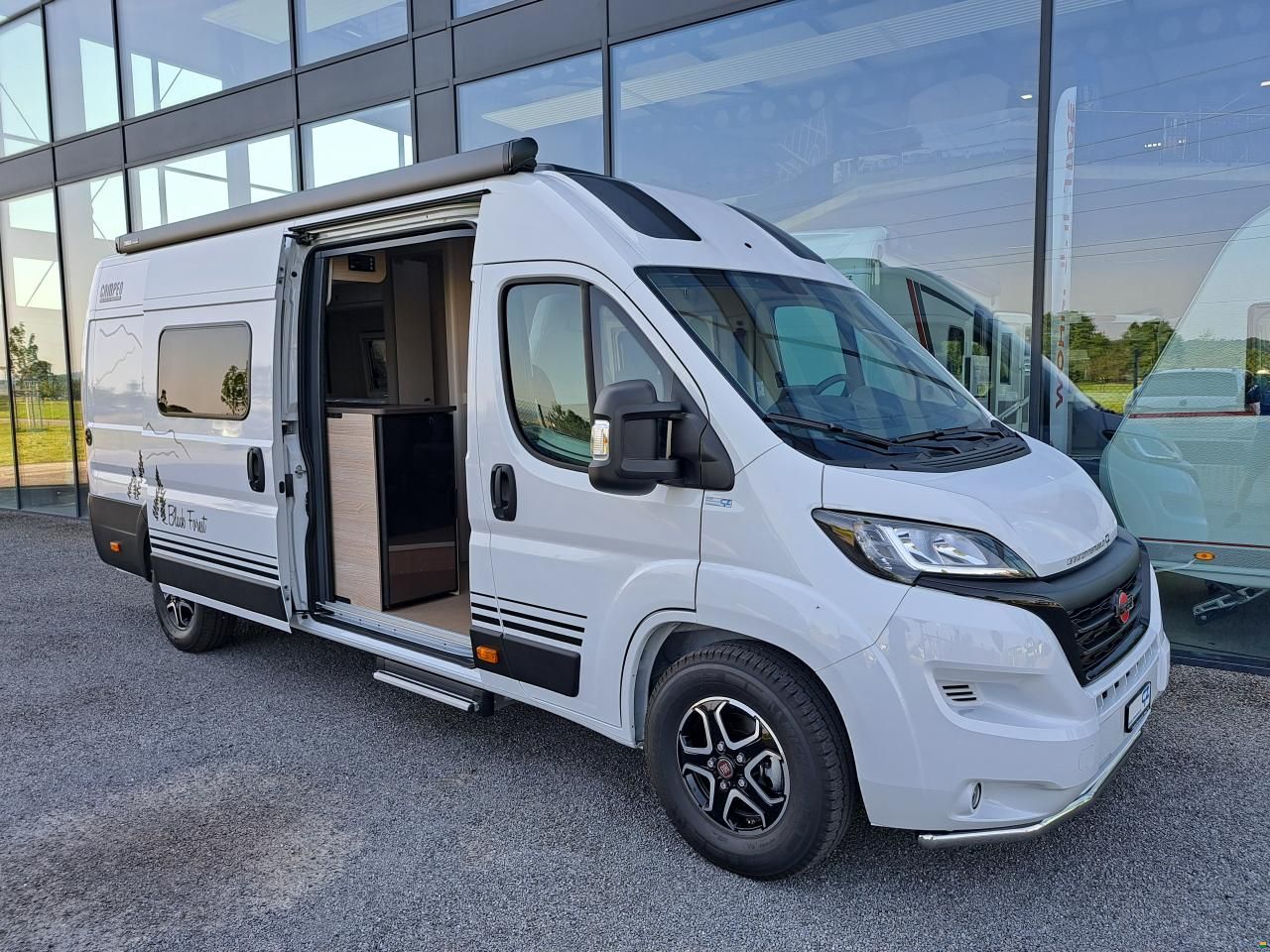 Bürstner Campeo C 640  Black Forest