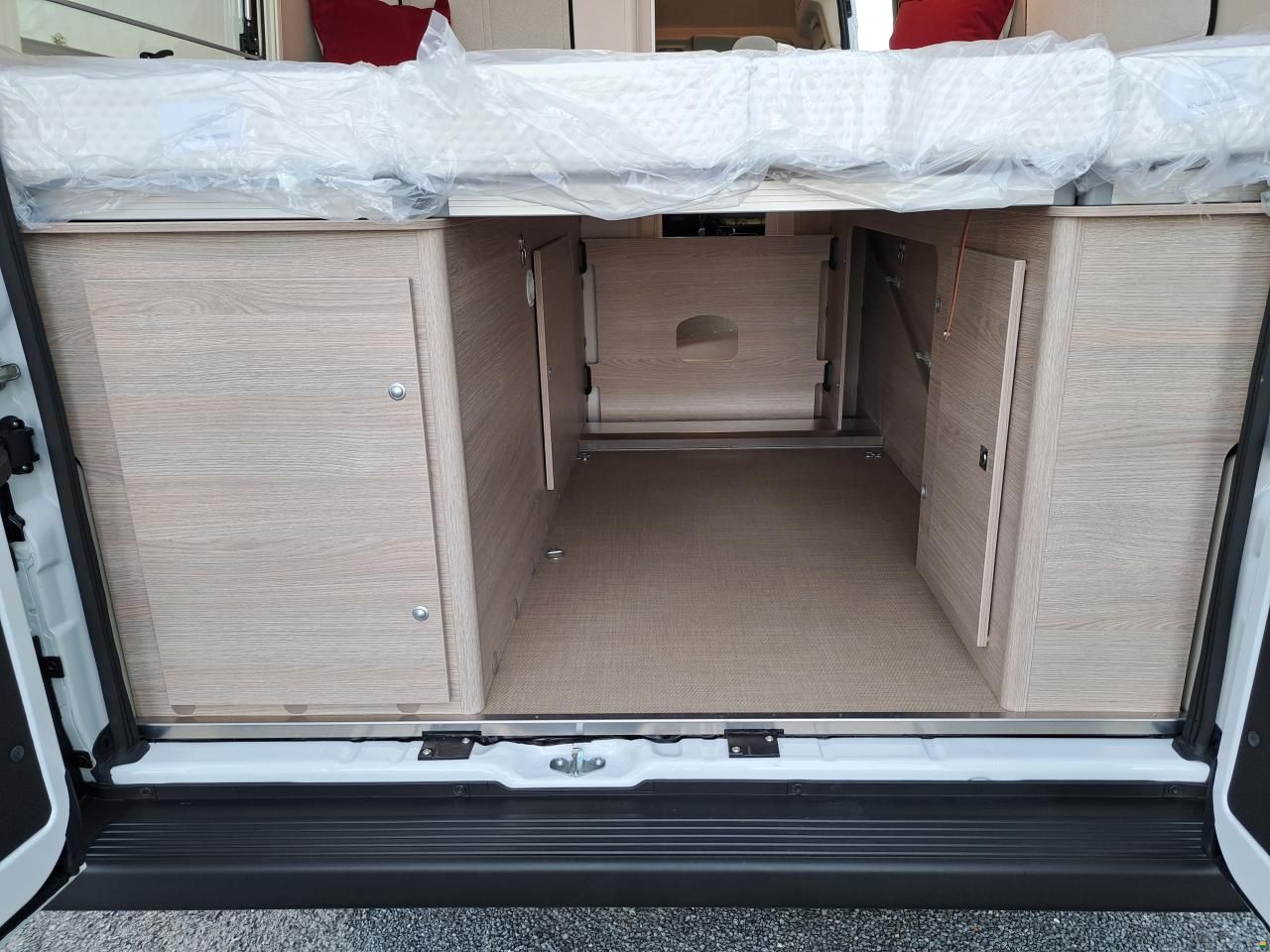 Bürstner Campeo C 640  Black Forest