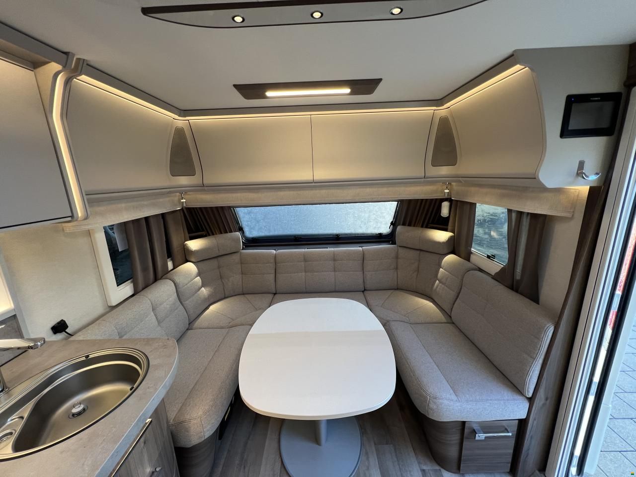 Kabe Royal 560 GLE KS