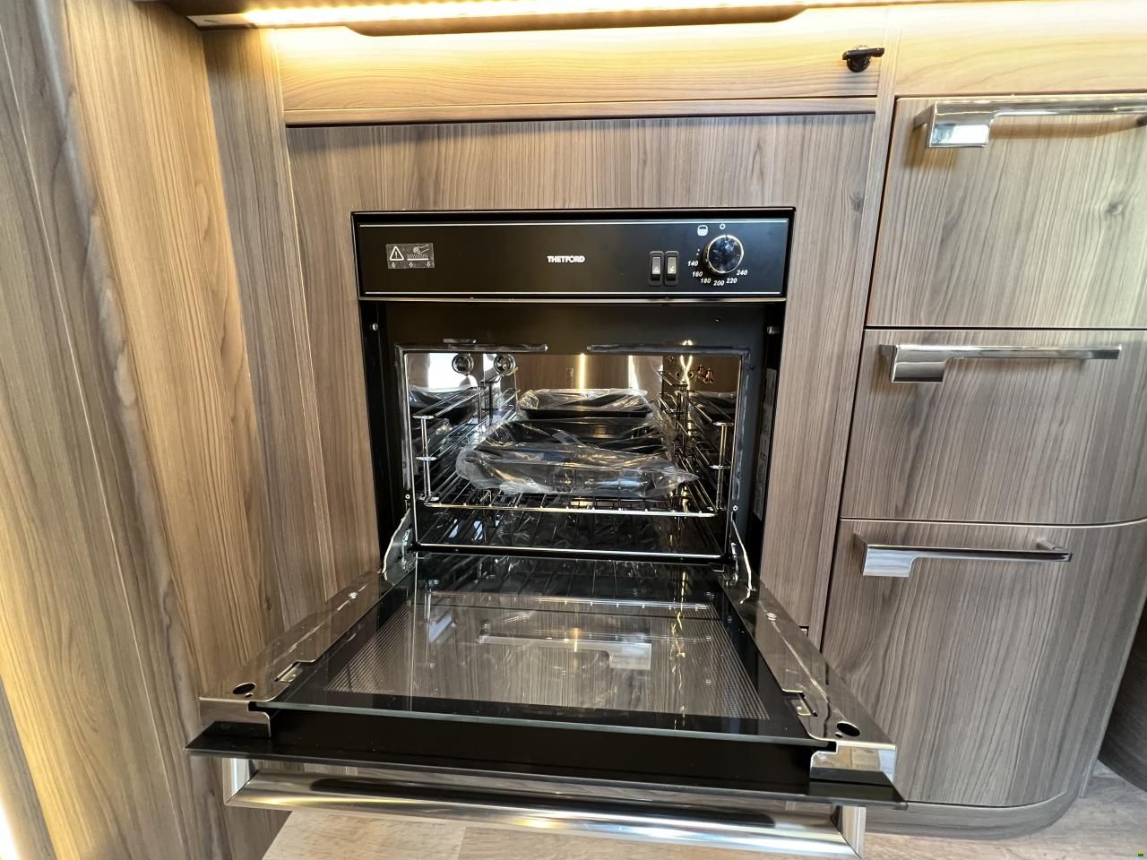 Kabe Royal 560 GLE KS