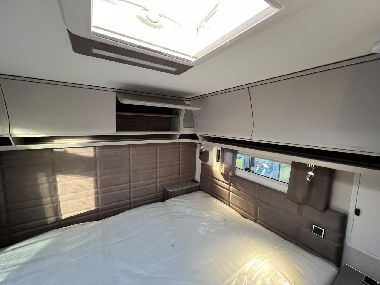 Kabe Royal 560 GLE KS