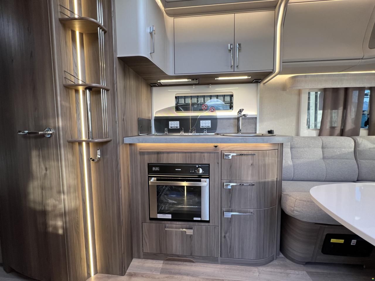 Kabe Royal 560 GLE KS