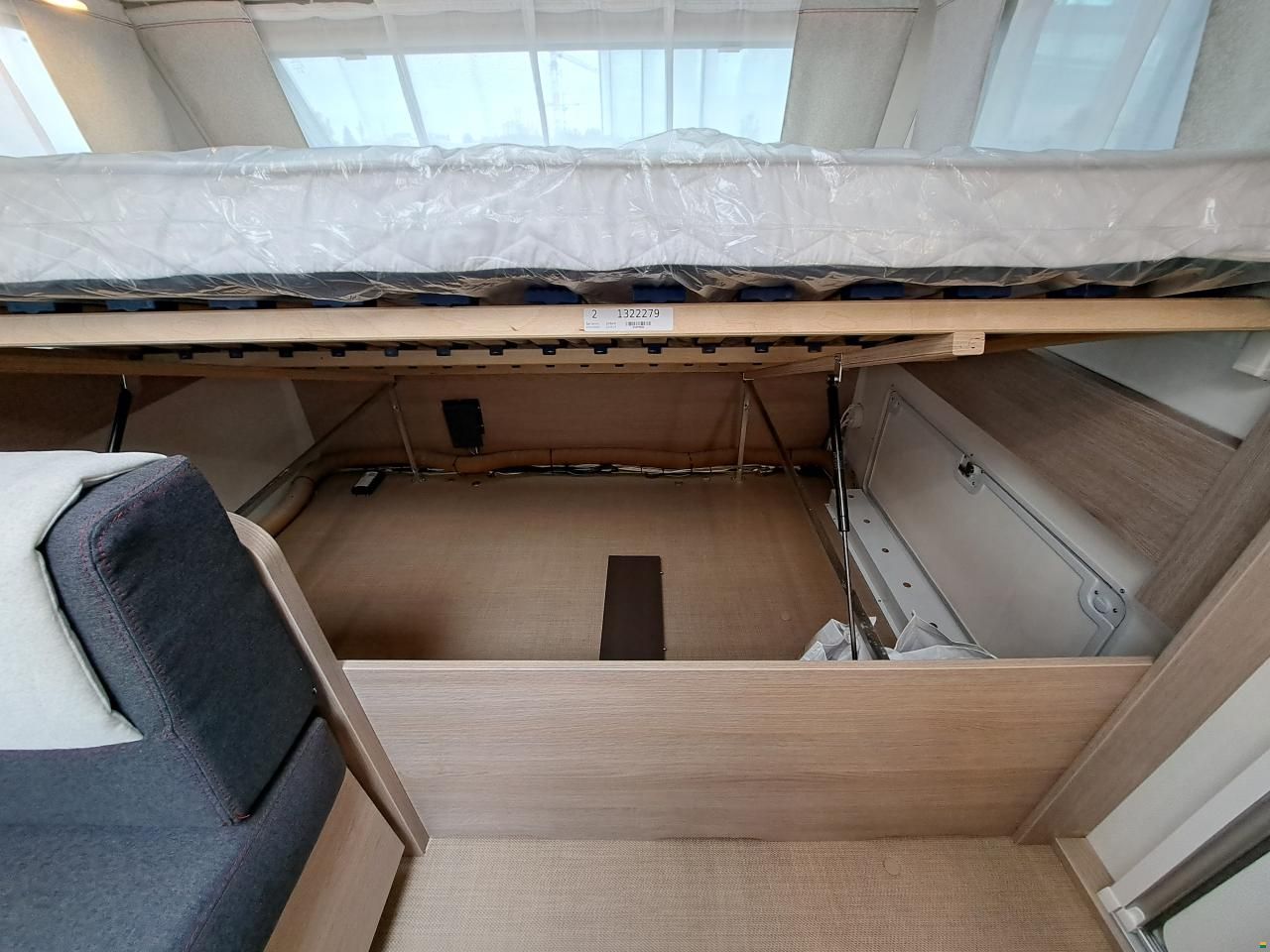 Bürstner Premio 495 TK Black Forest