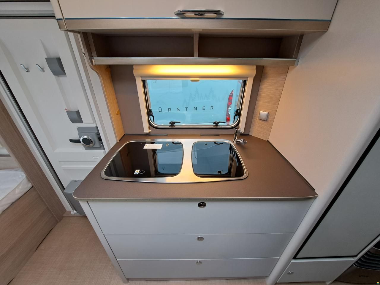 Bürstner Premio 495 TK Black Forest