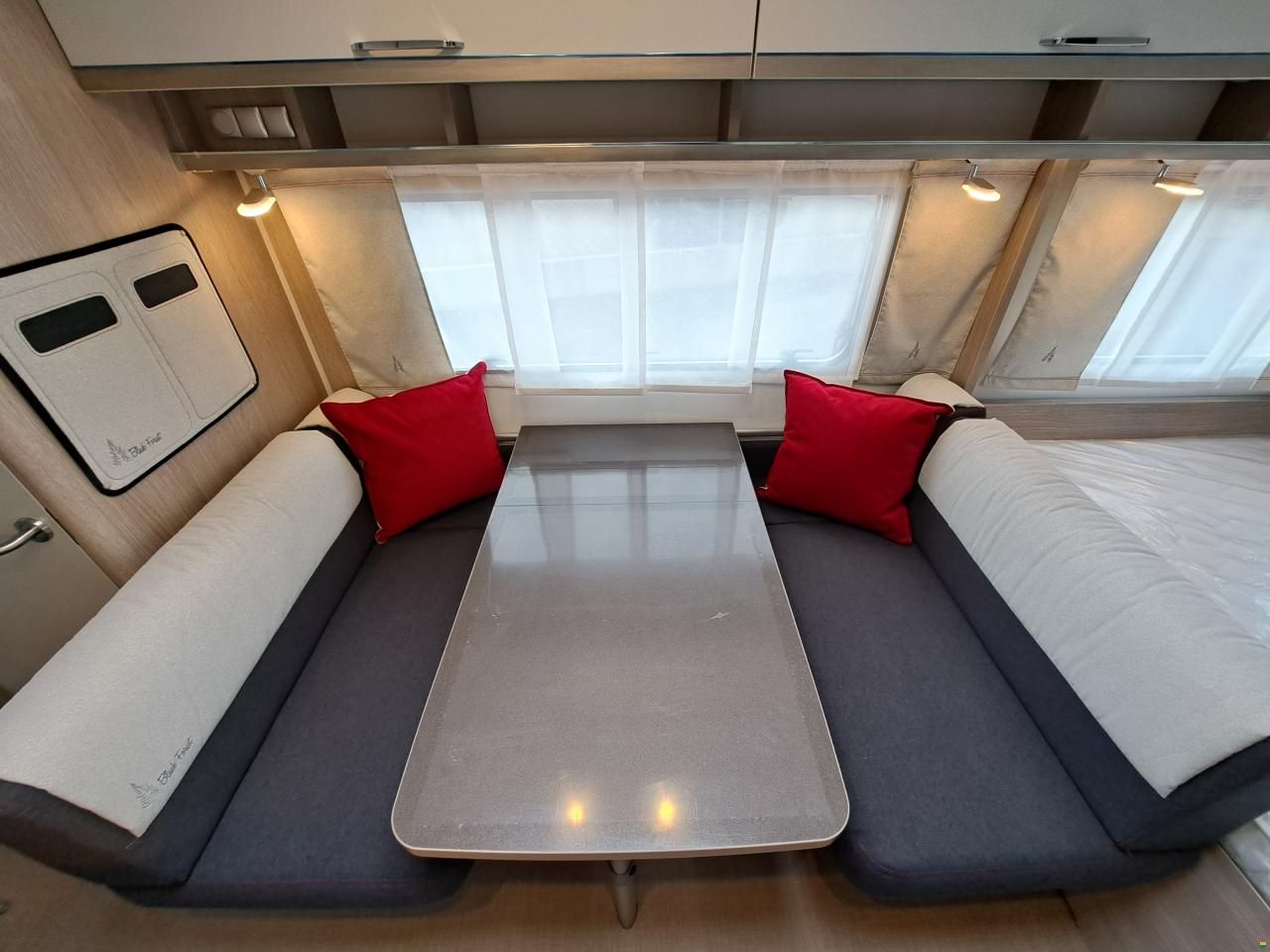 Bürstner Premio 495 TK Black Forest