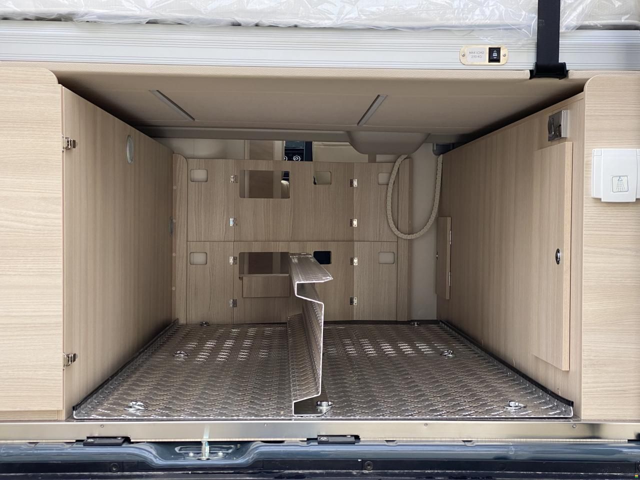 Eura Mobil Van V 635 HB