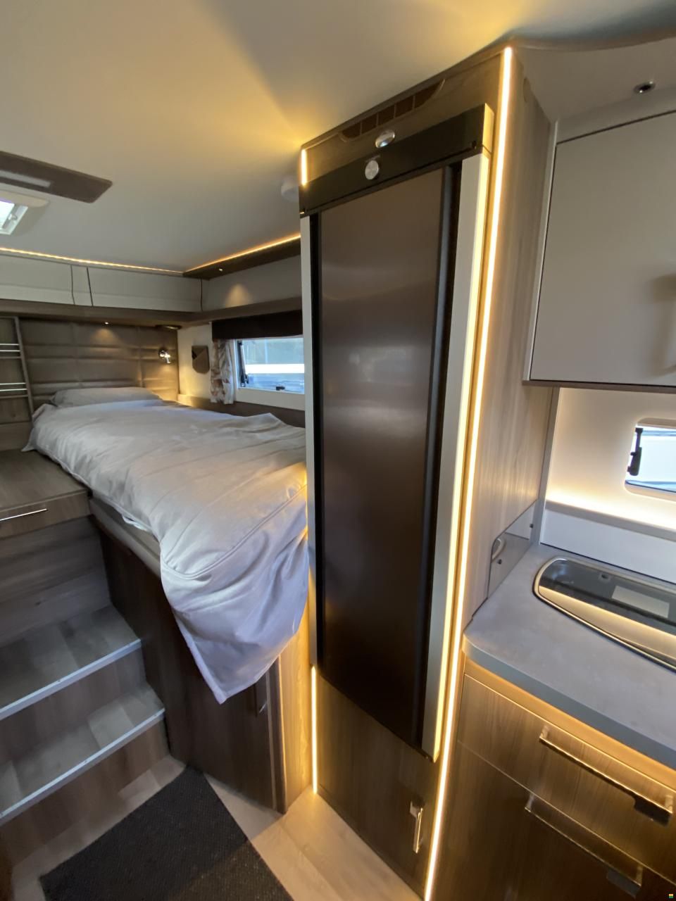 Kabe Novum 750 Light LGB 2024