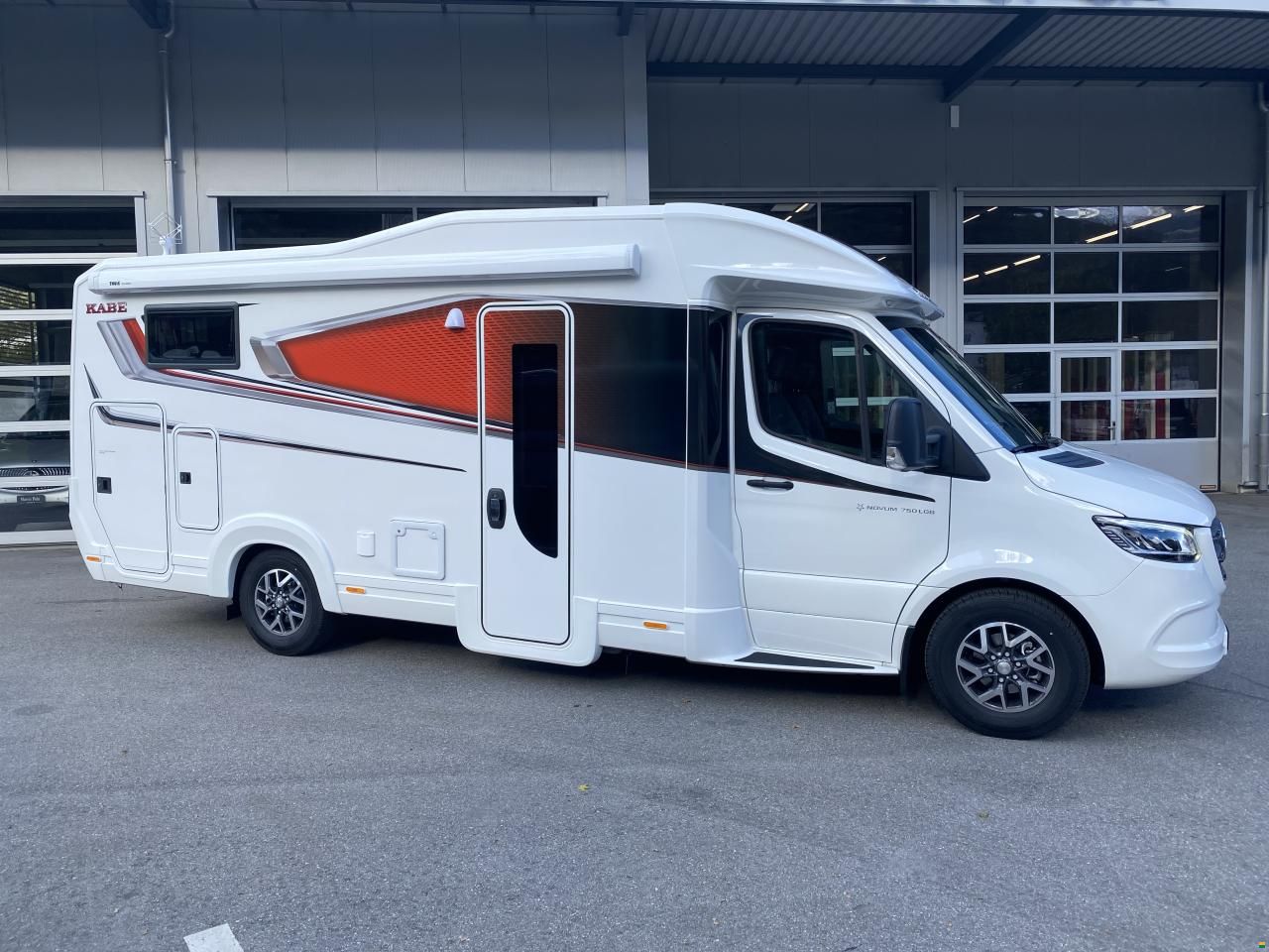 Kabe Novum 750 Light LGB 2024