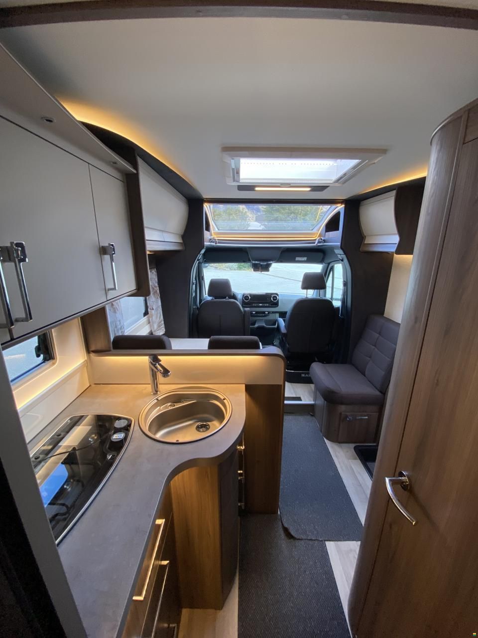 Kabe Novum 750 Light LGB 2024