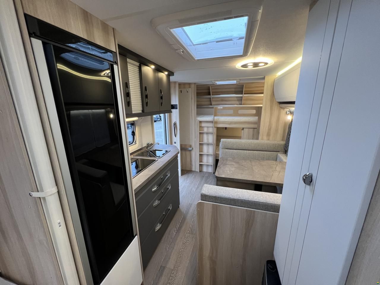 Hobby 540 KMFe De Luxe (O30)