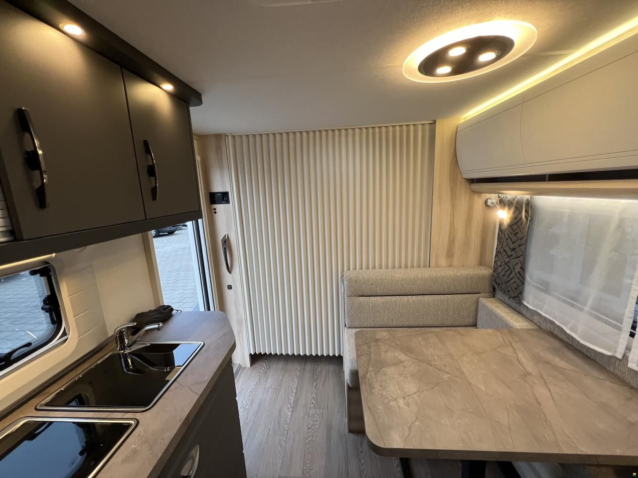 Hobby 540 KMFe De Luxe (O30)