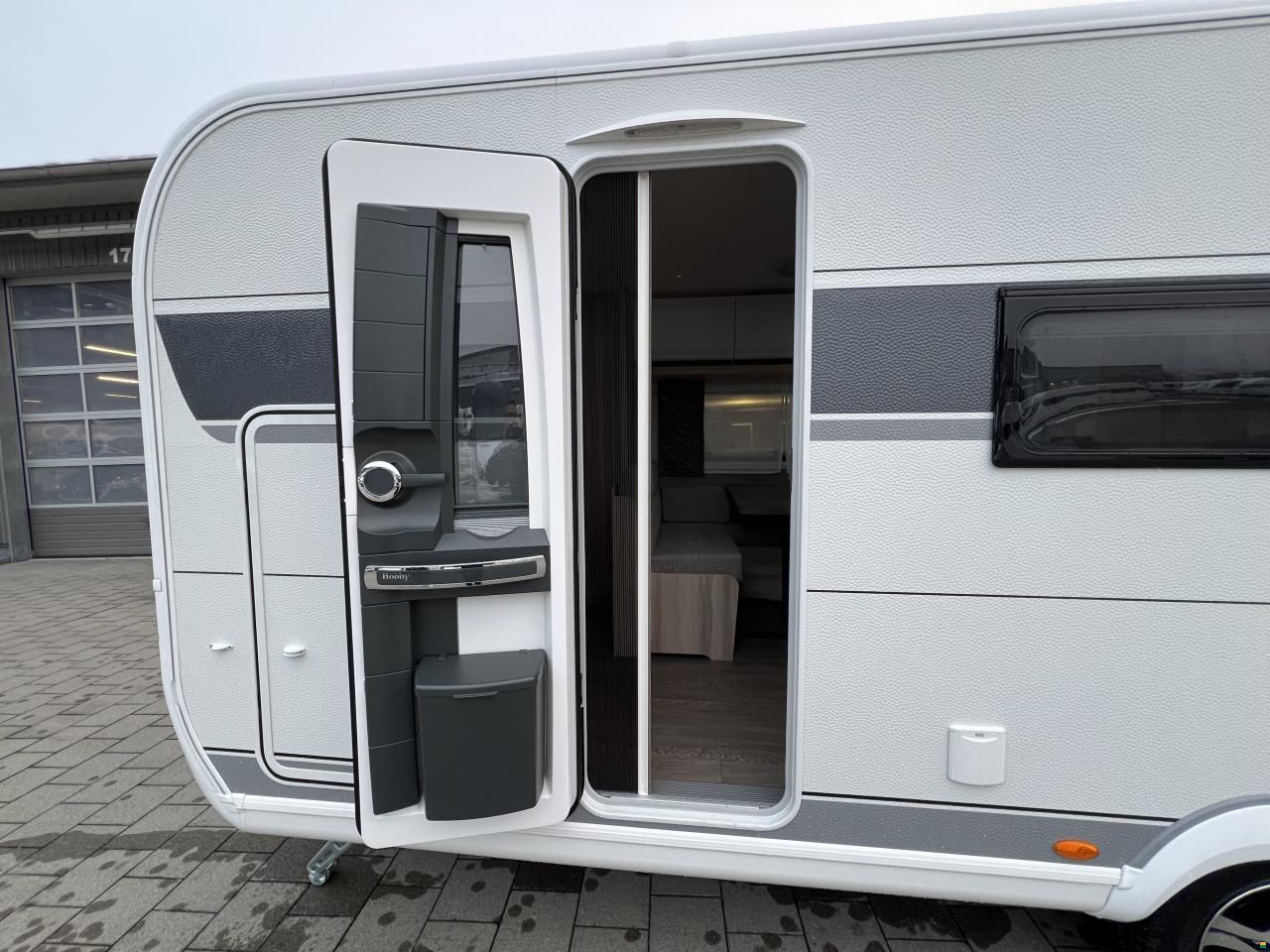 Hobby 540 KMFe De Luxe (O30)