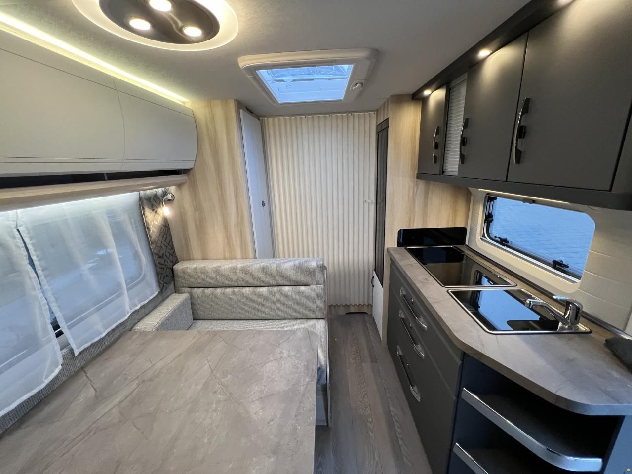 Hobby 540 KMFe De Luxe (O30)