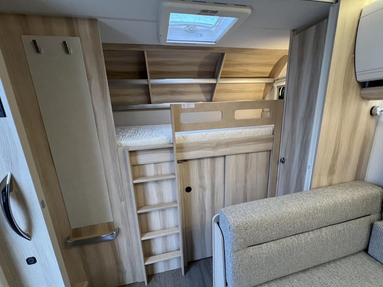 Hobby 540 KMFe De Luxe (O30)