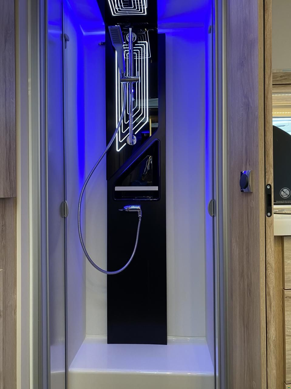 Eura Mobil Integra Line IL 695 LF