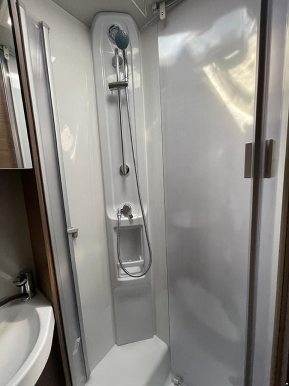 Knaus L!ve Wave 700 MX