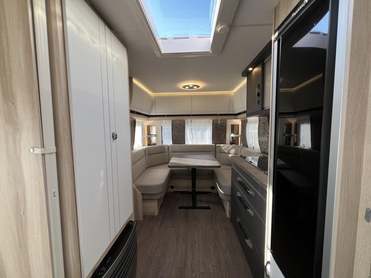 Hobby 460 UFe De Luxe (O03)