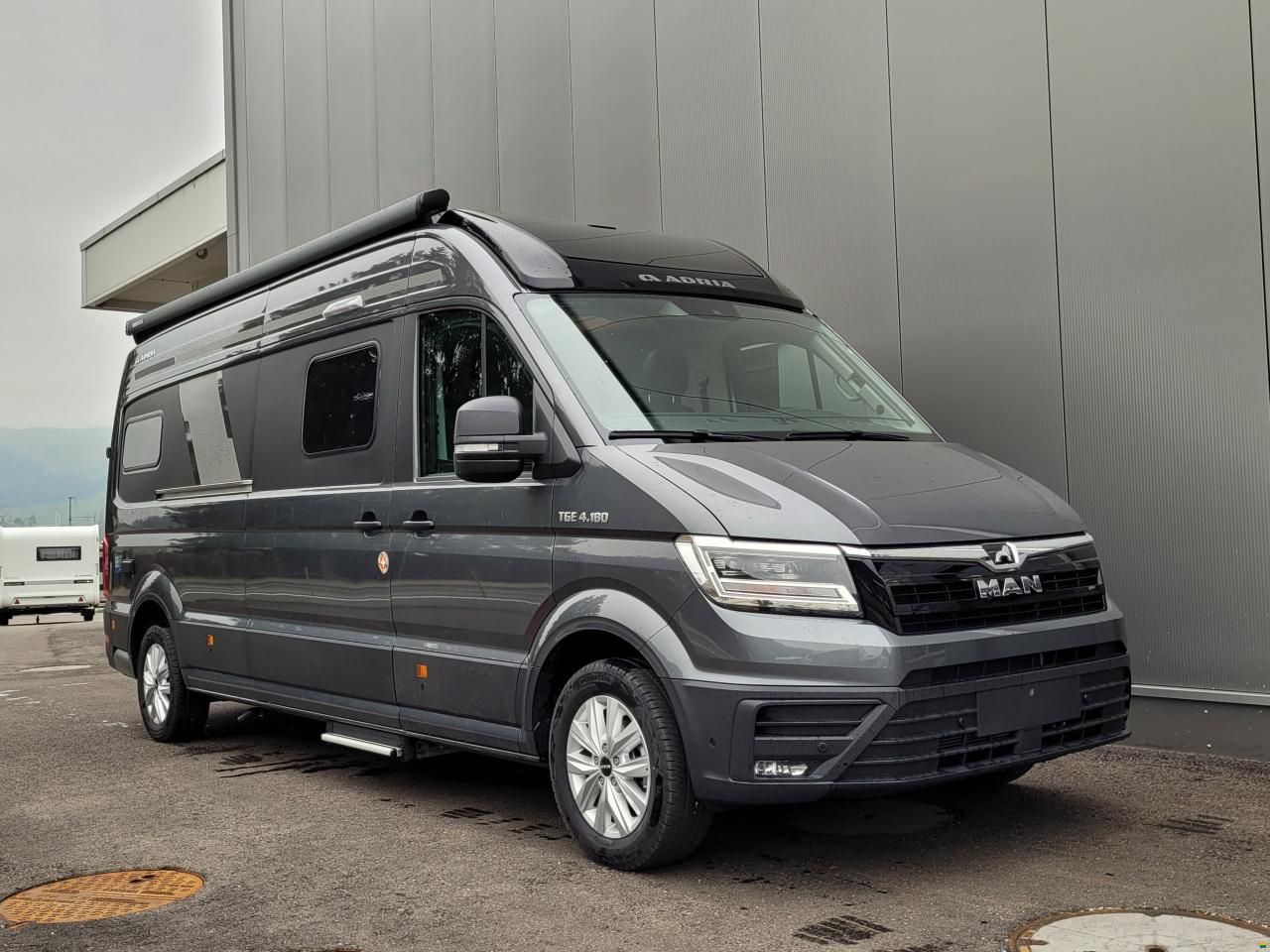 Adria Twin Max 680 SGX