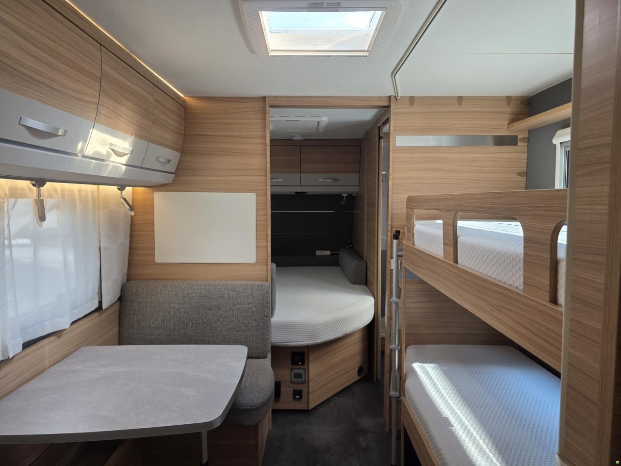 Dethleffs Camper 730 FKR