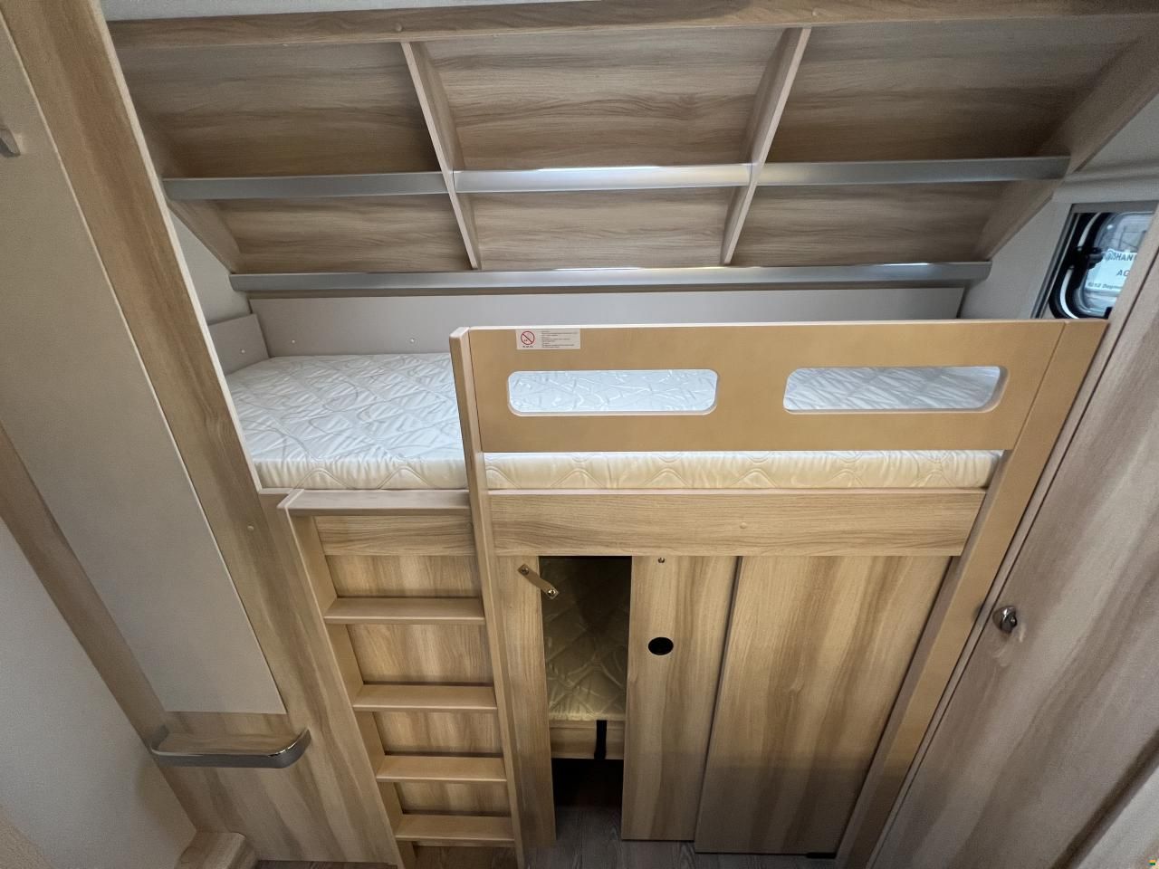 Hobby 540 KMFe De Luxe (P02)