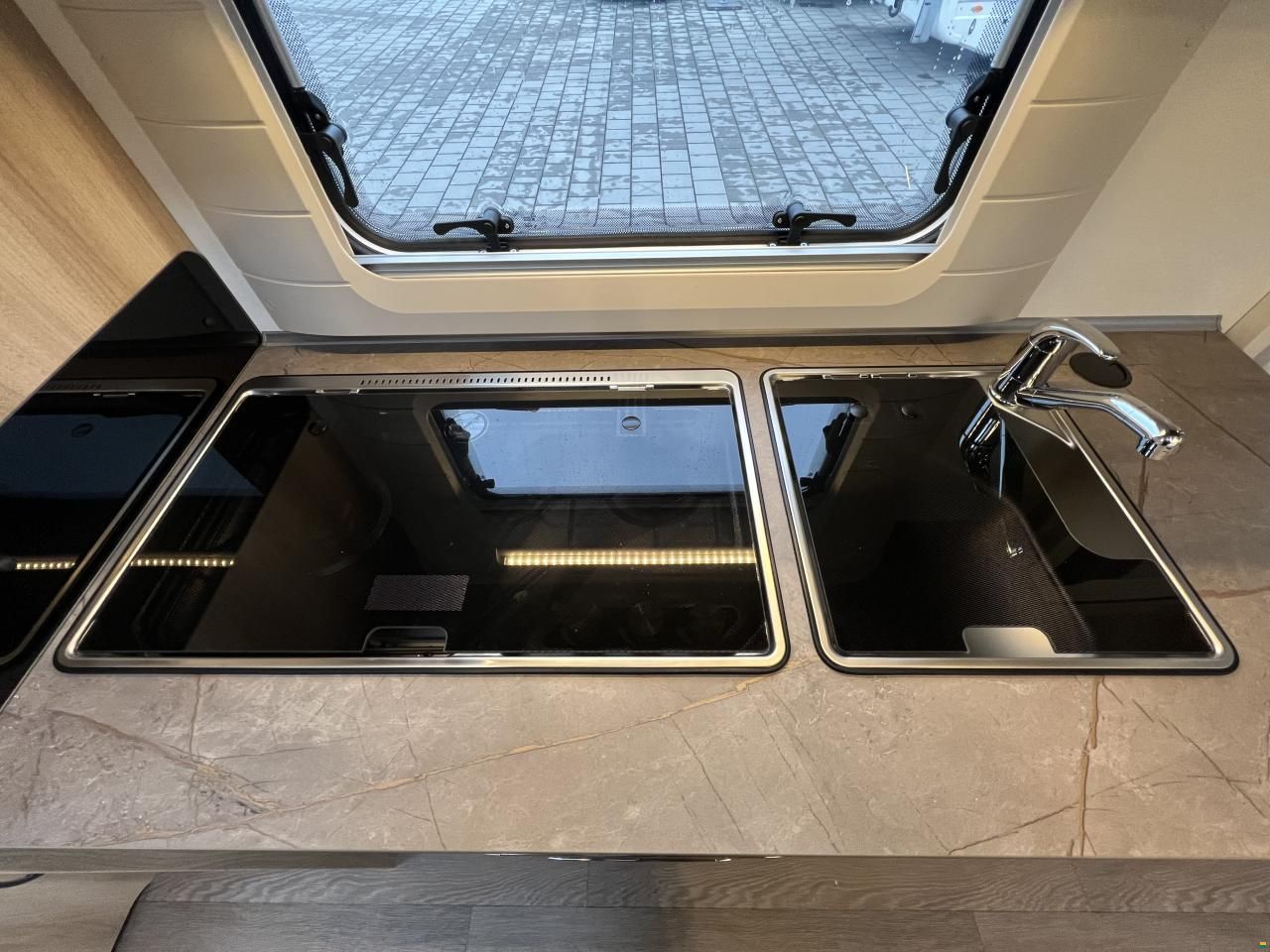 Hobby 540 KMFe De Luxe (P02)