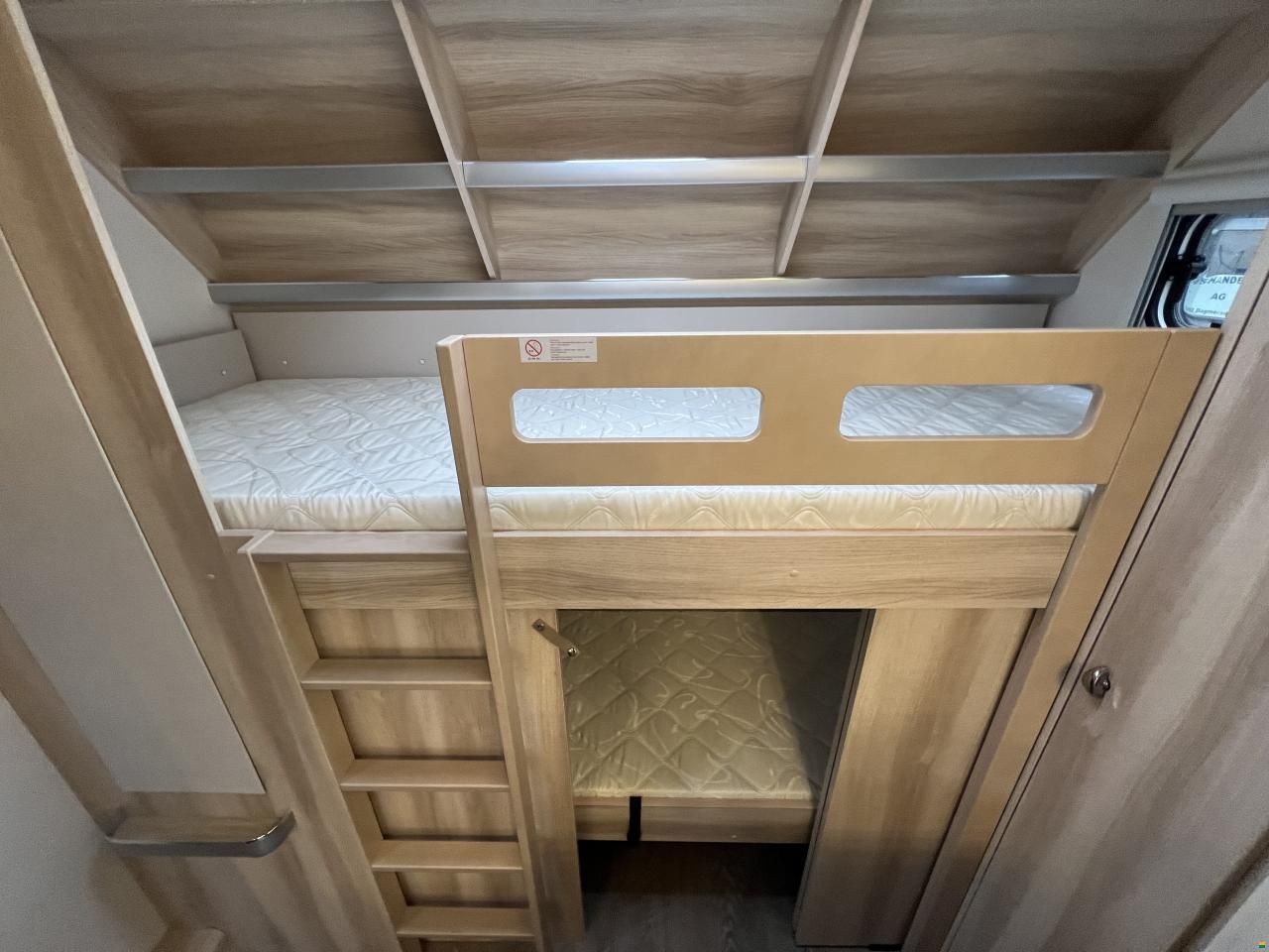 Hobby 540 KMFe De Luxe (P02)