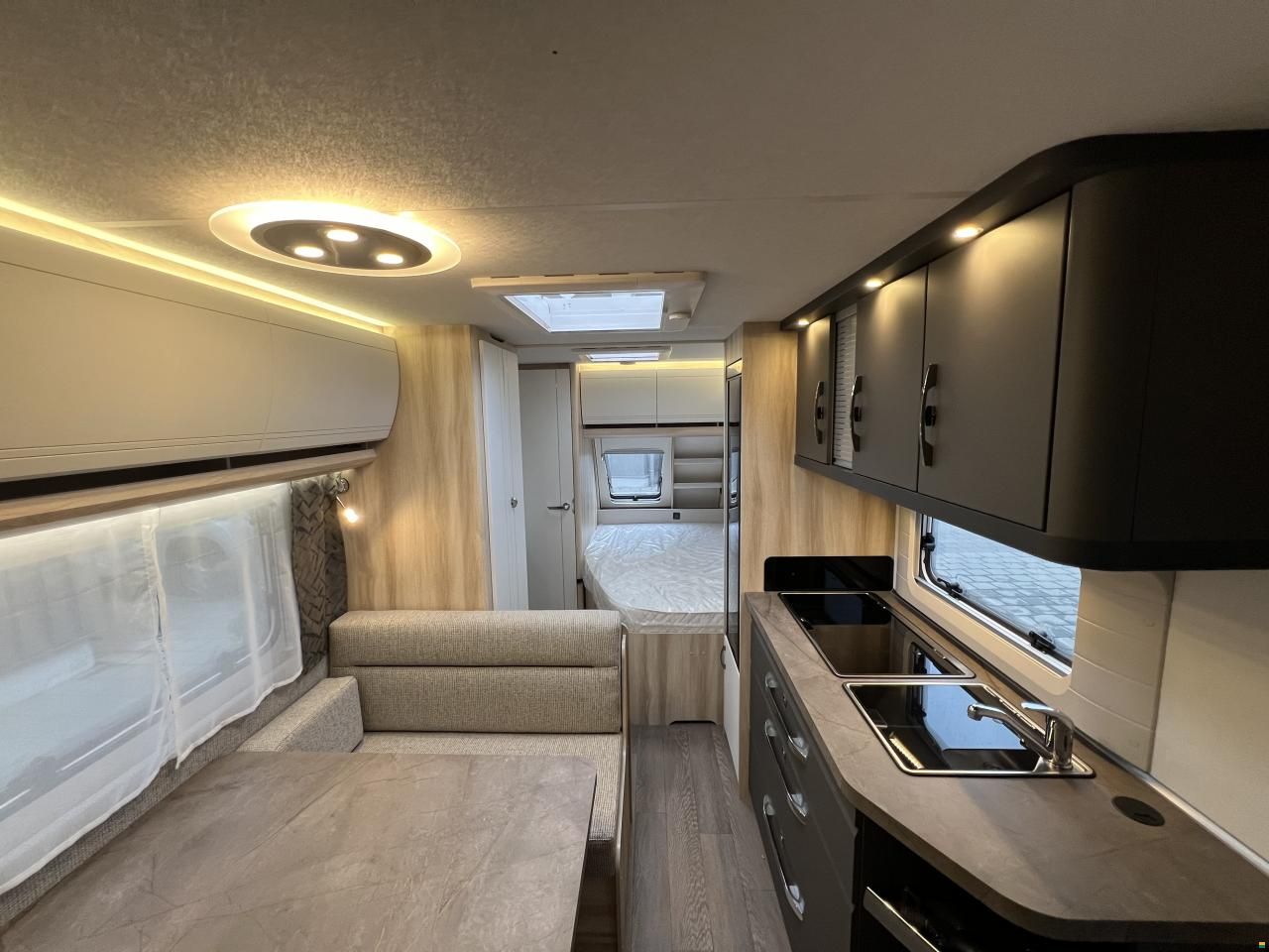 Hobby 540 KMFe De Luxe (P02)