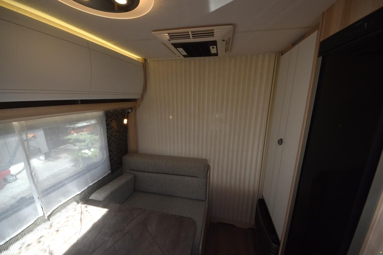 Hobby 490 KMF De Luxe (O12)