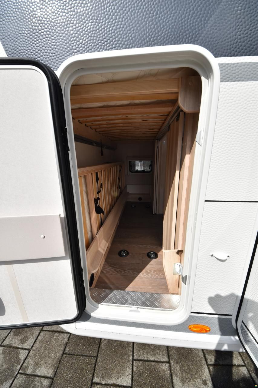 Hobby 490 KMF De Luxe (O12)