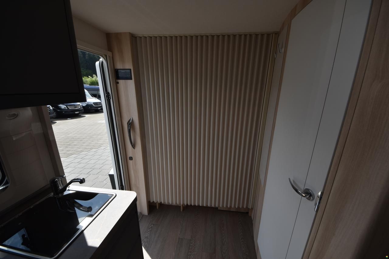 Hobby 490 KMF De Luxe (O12)