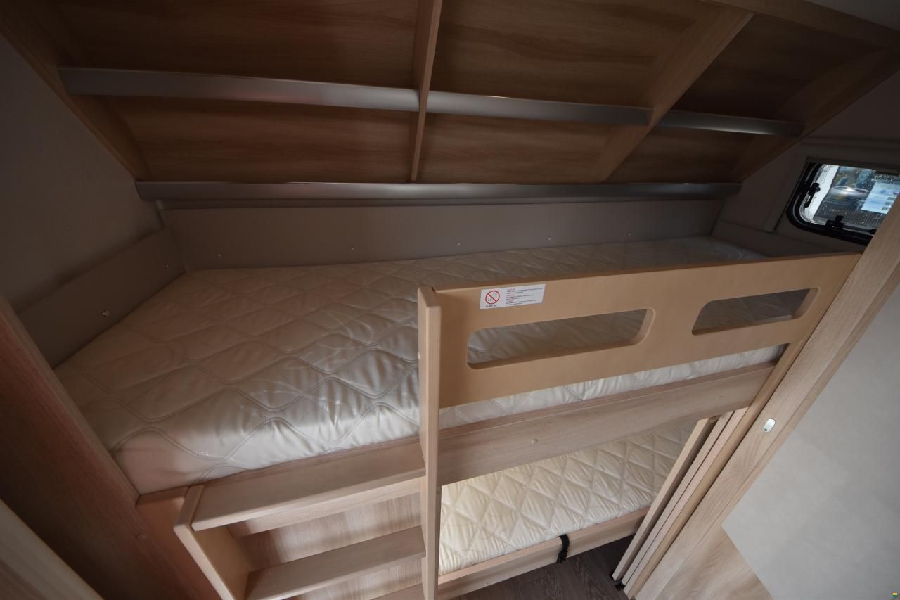 Hobby 490 KMF De Luxe (O12)