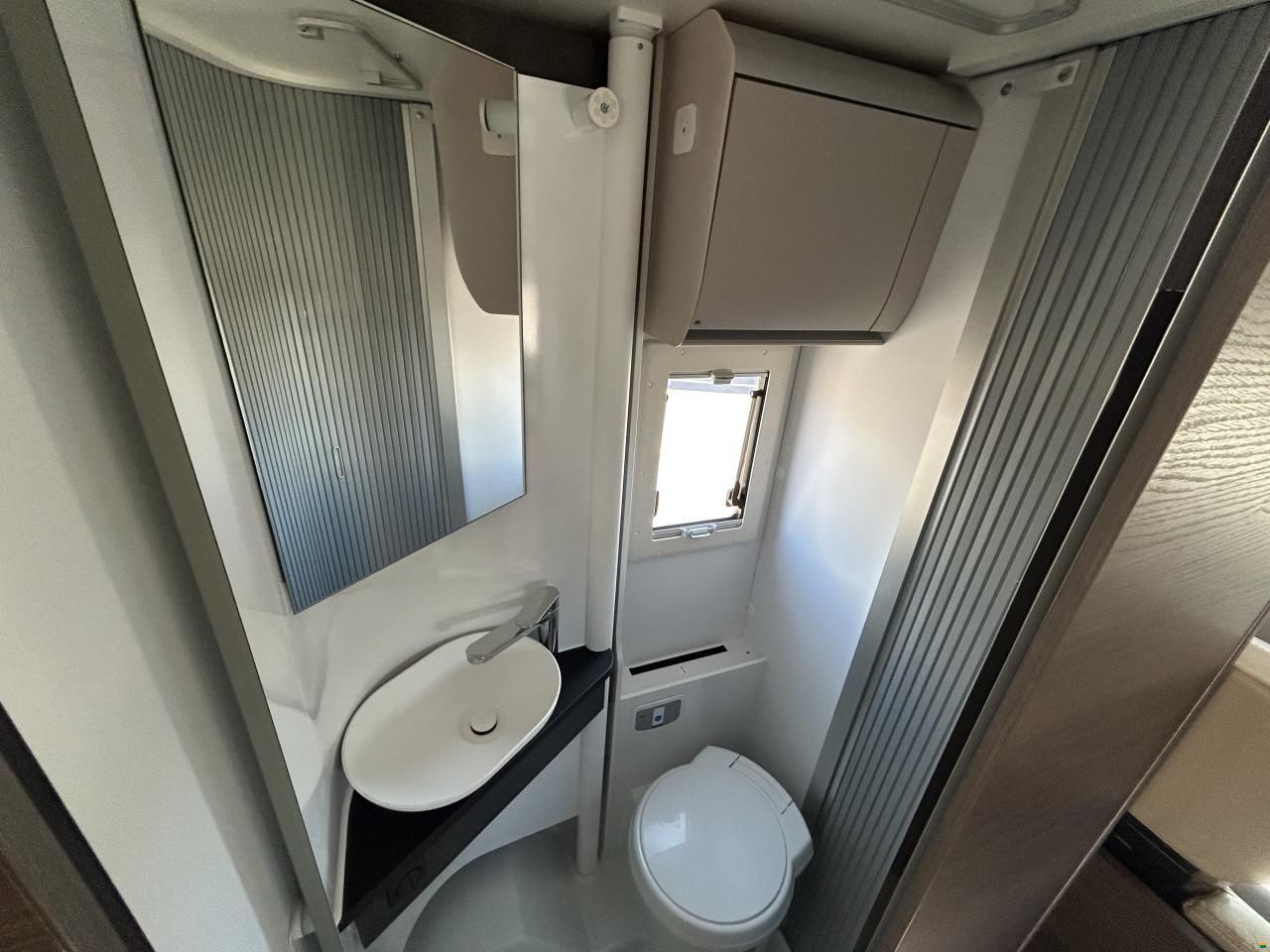 Adria Coral Supreme MB 650 SL