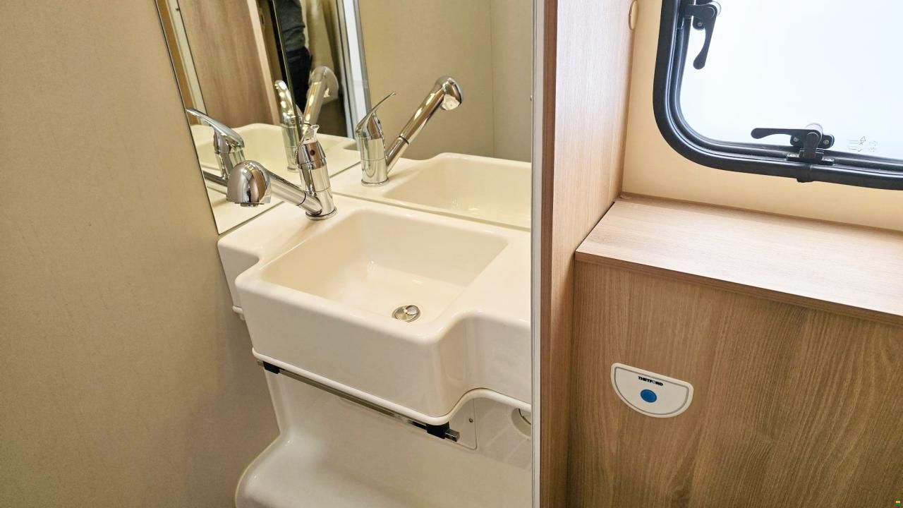 Roller Team AUTO ROLLER KRONOS 264 TL 2,0 TDCI FORD