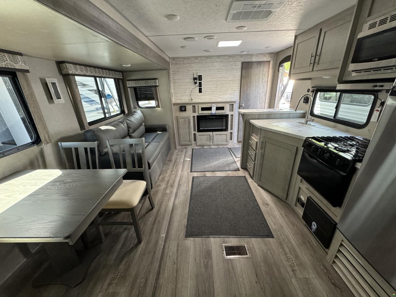 Catalina Legacy 243 RBS