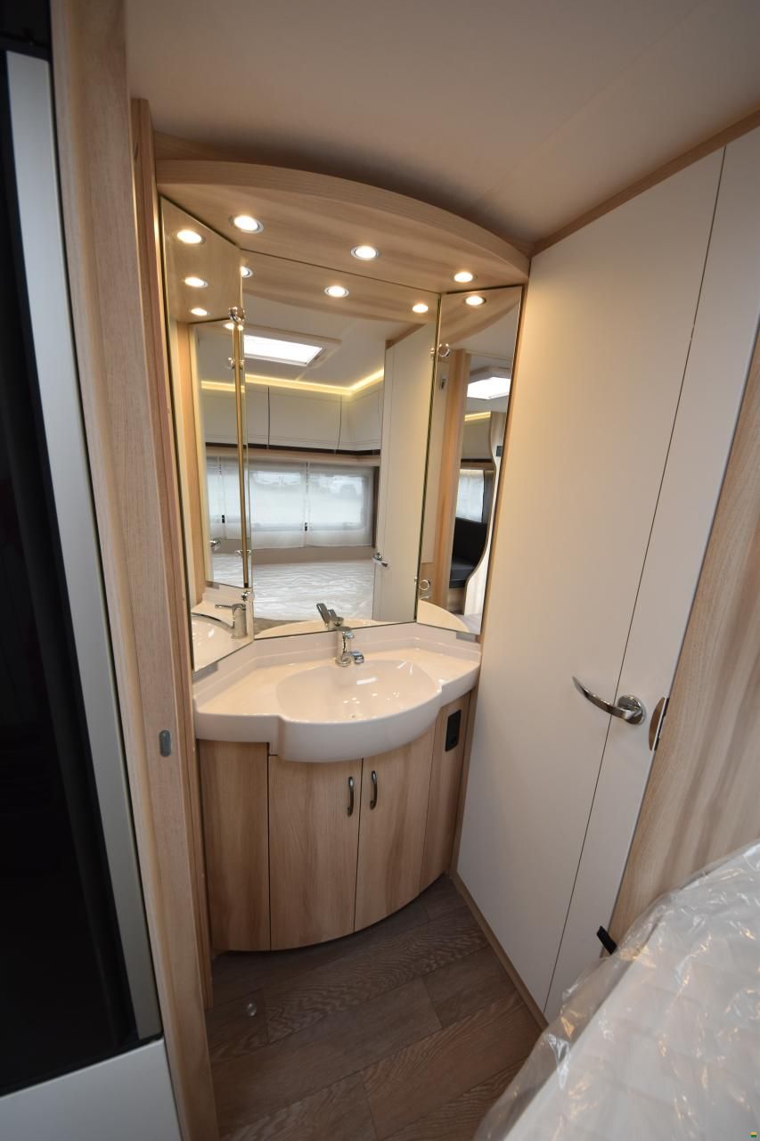 Hobby 460 UFe De Luxe (O04)