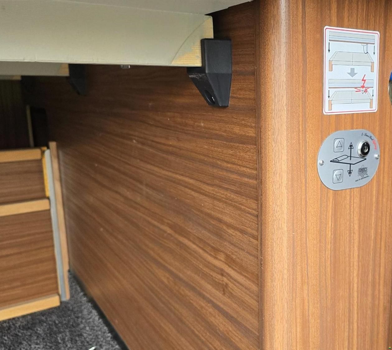 Pössl GLOBECAR GLOBESTAR 600L 2,3D AUT HOCDACH