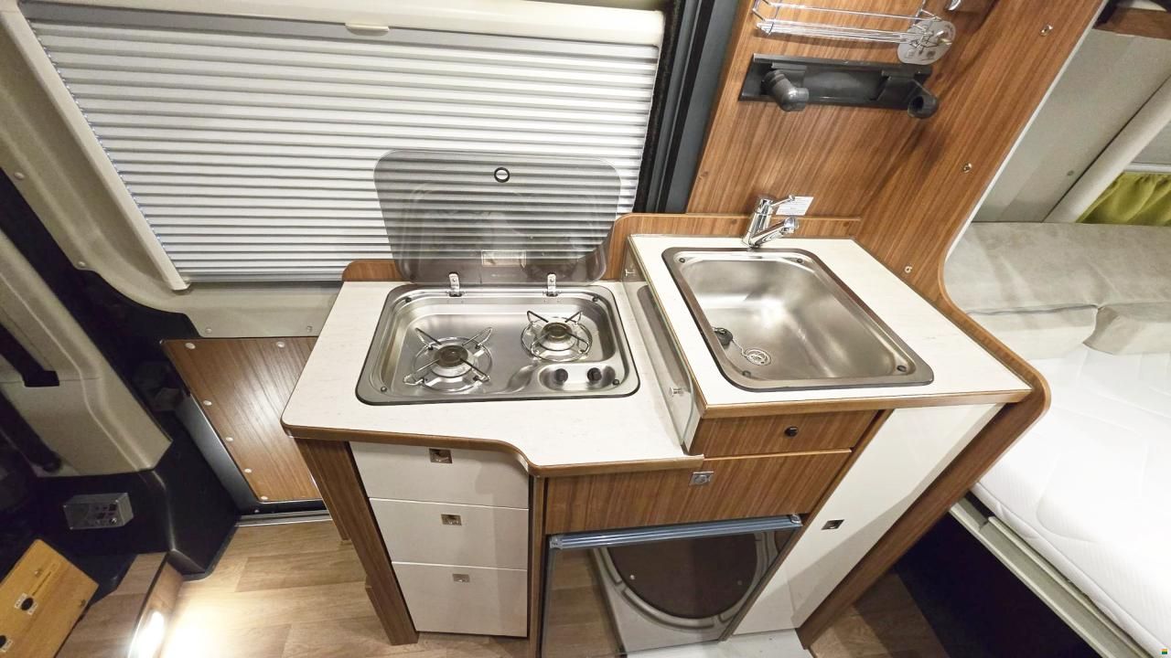 Pössl GLOBECAR GLOBESTAR 600L 2,3D AUT HOCDACH