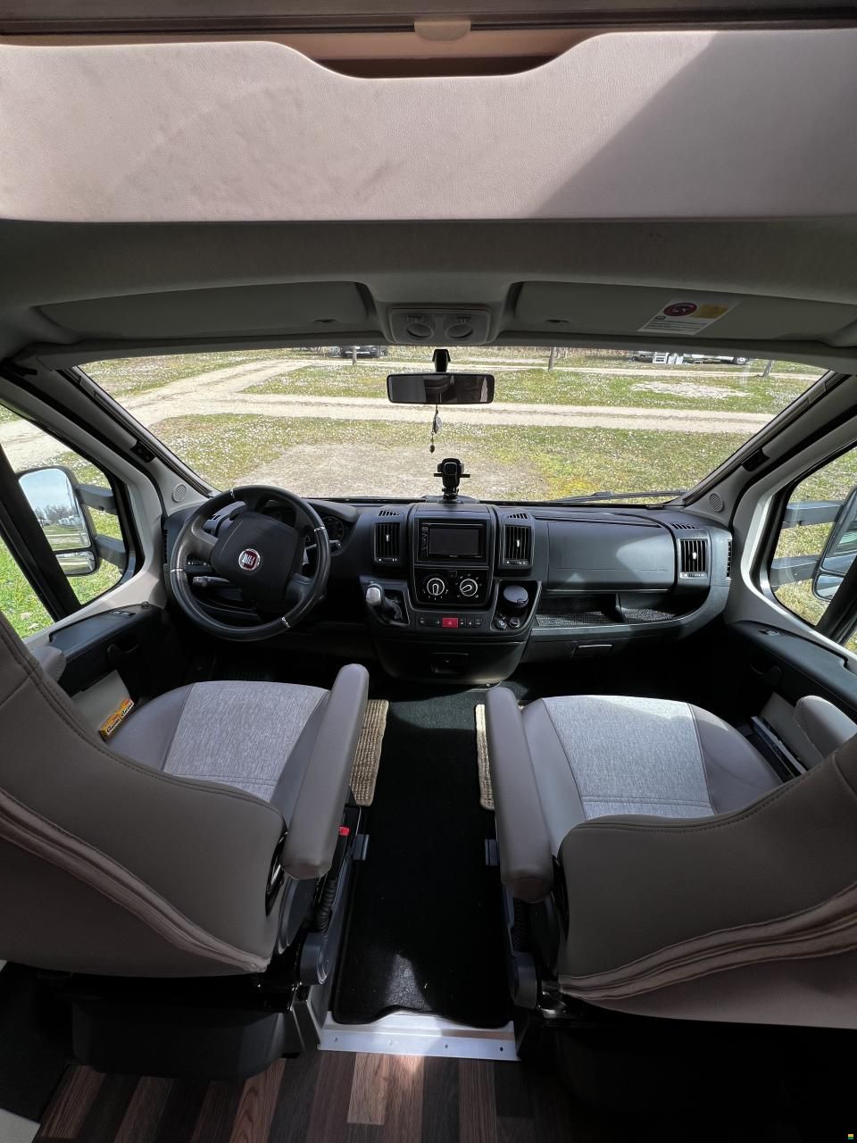 Knaus Sky Wave 650 MF Celebration