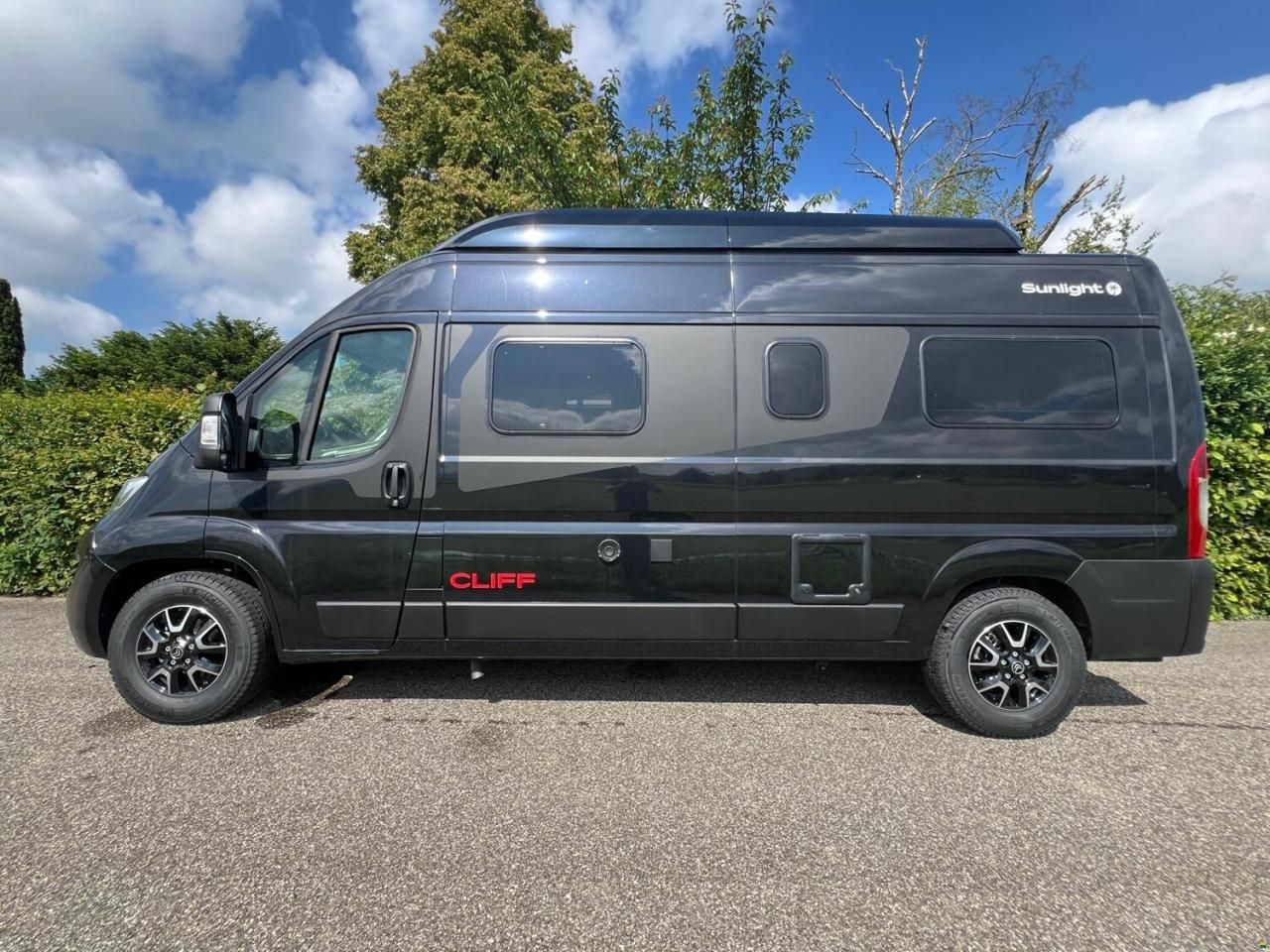 Sunlight Adventure Cliff RT 600