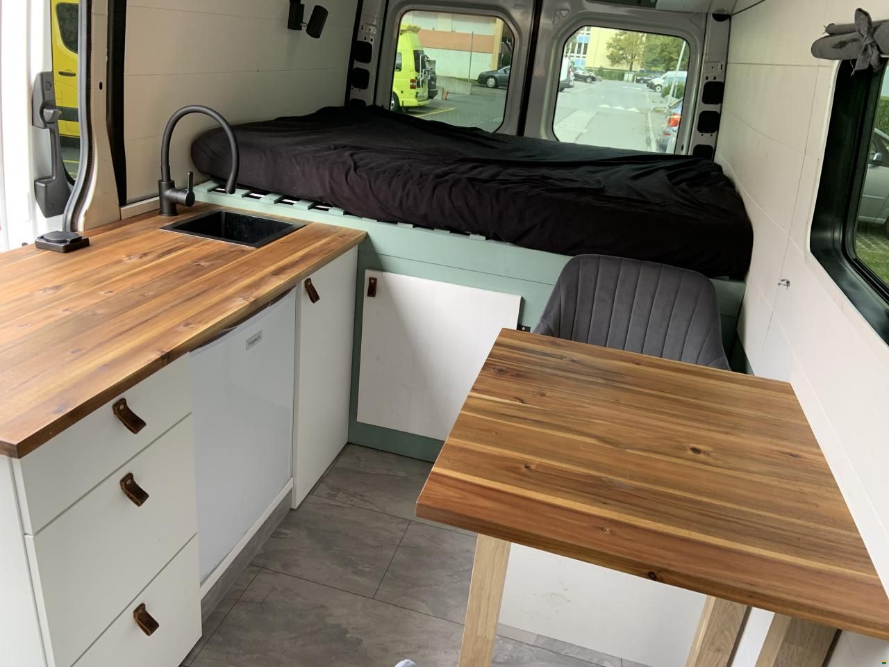 Mercedes Benz Sprinter