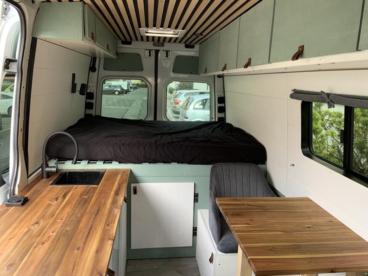 Mercedes Benz Sprinter