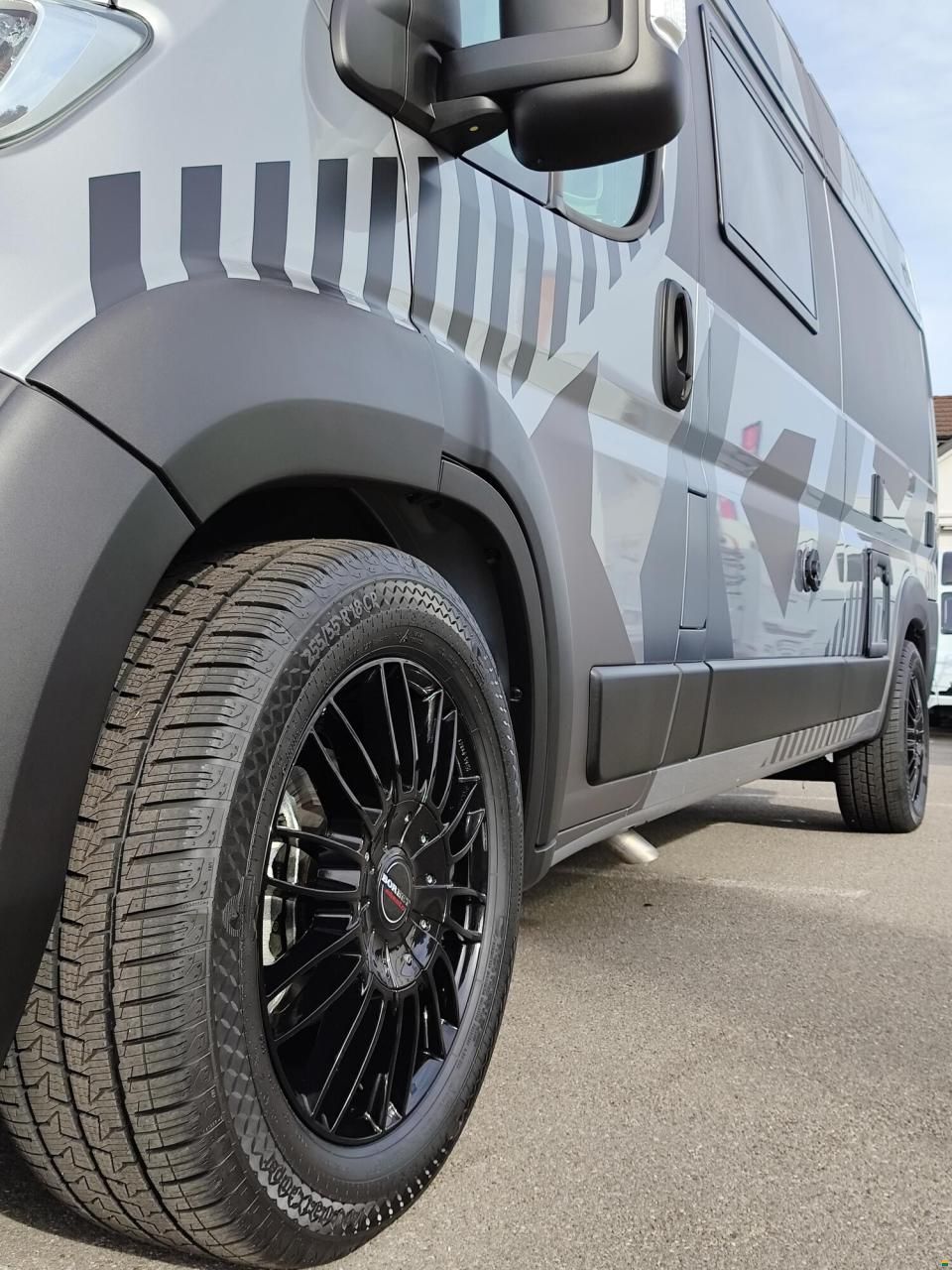 Megamobil Mega Classic 600 Opel 165 PS