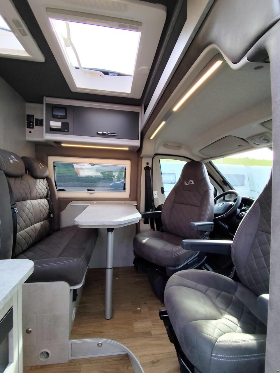 Megamobil Mega Classic 600 Opel 165 PS