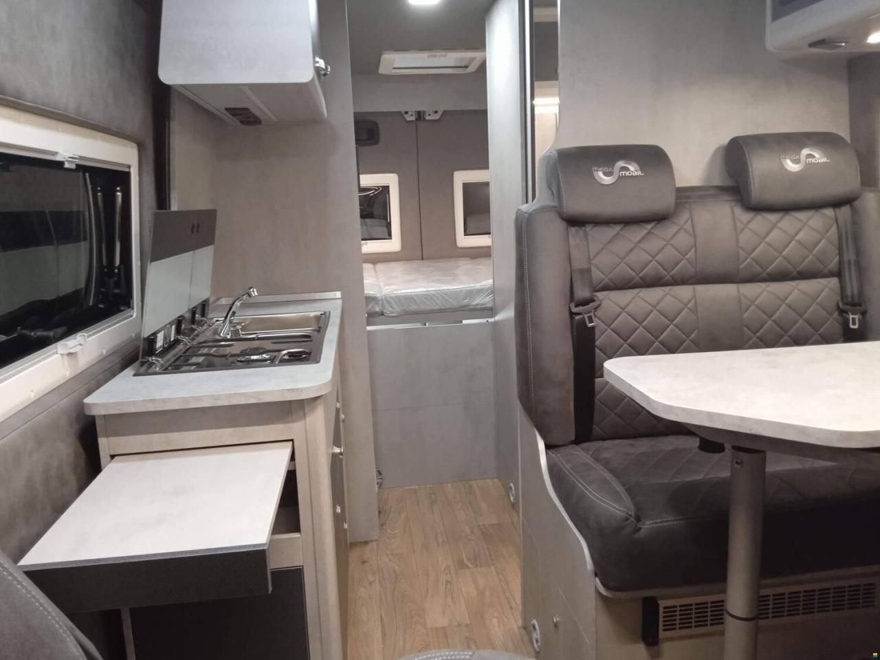 Megamobil Mega Classic 600 Opel 165 PS